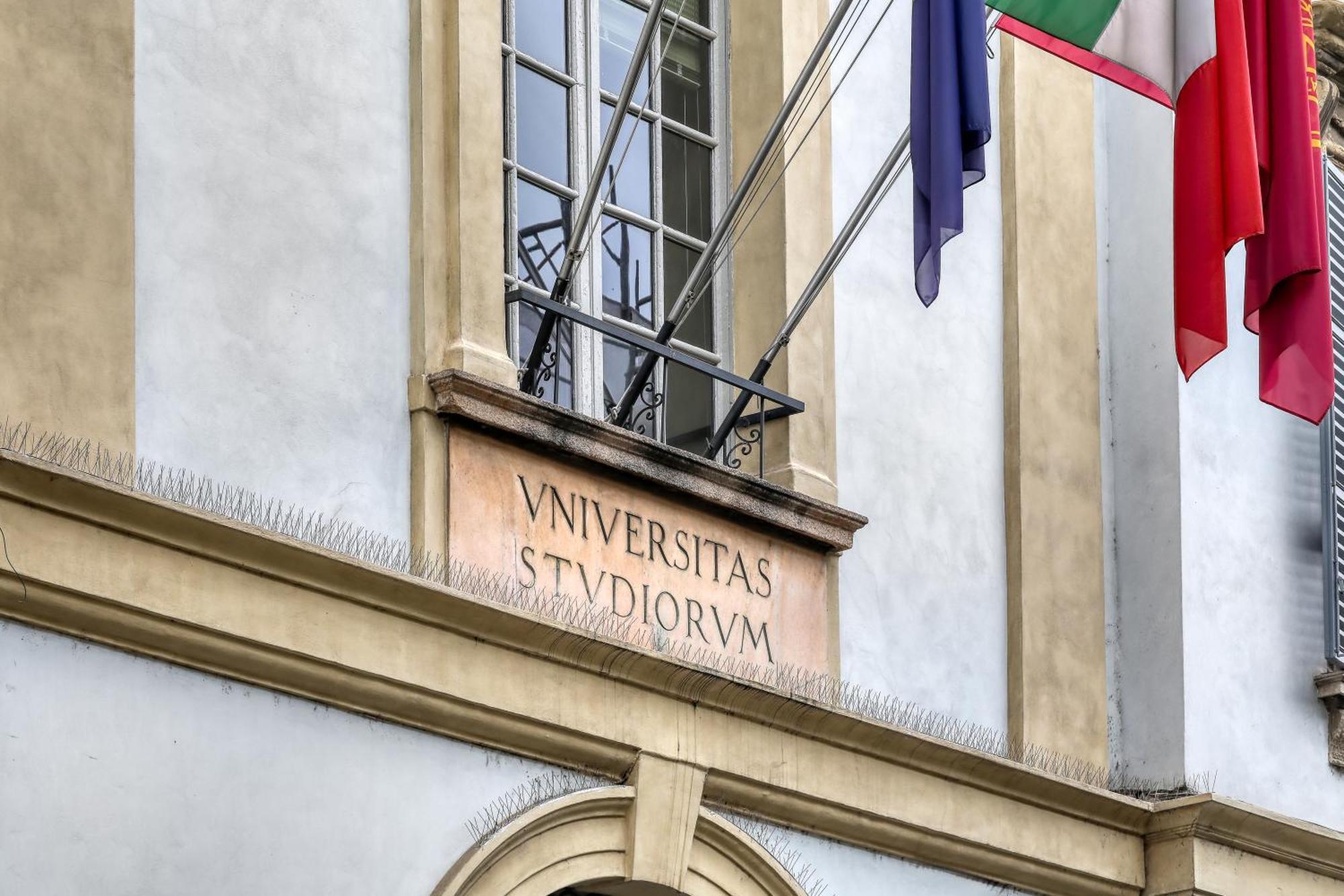 Angolo Al Ponte Micro Appartamento In Pieno Centro Pavia Buitenkant foto